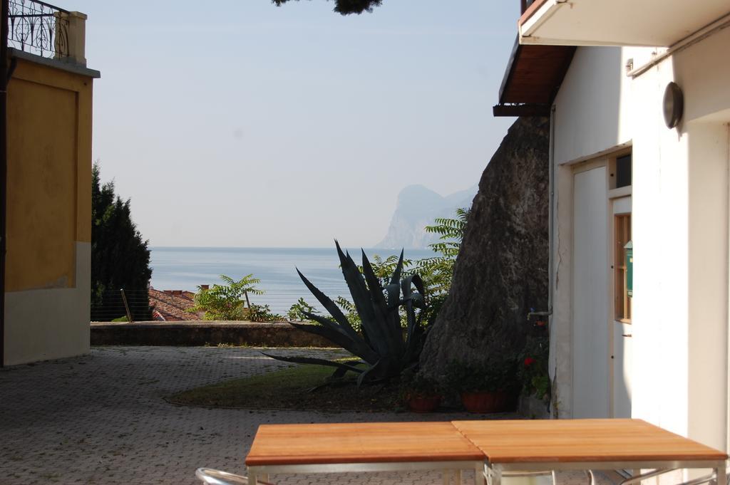 Apartments Suster Torbole Sul Garda ภายนอก รูปภาพ
