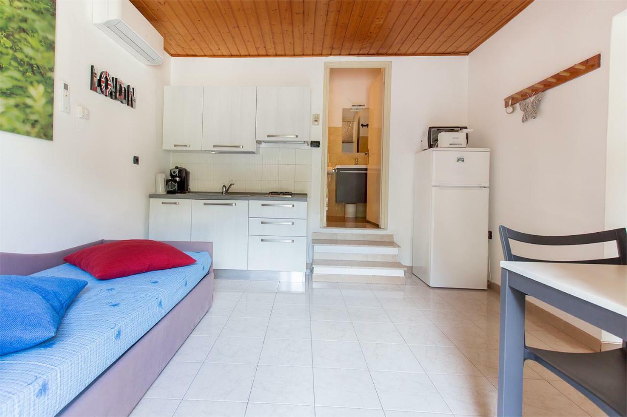 Apartments Suster Torbole Sul Garda ภายนอก รูปภาพ